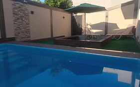 Meu cantinho com ar e piscina